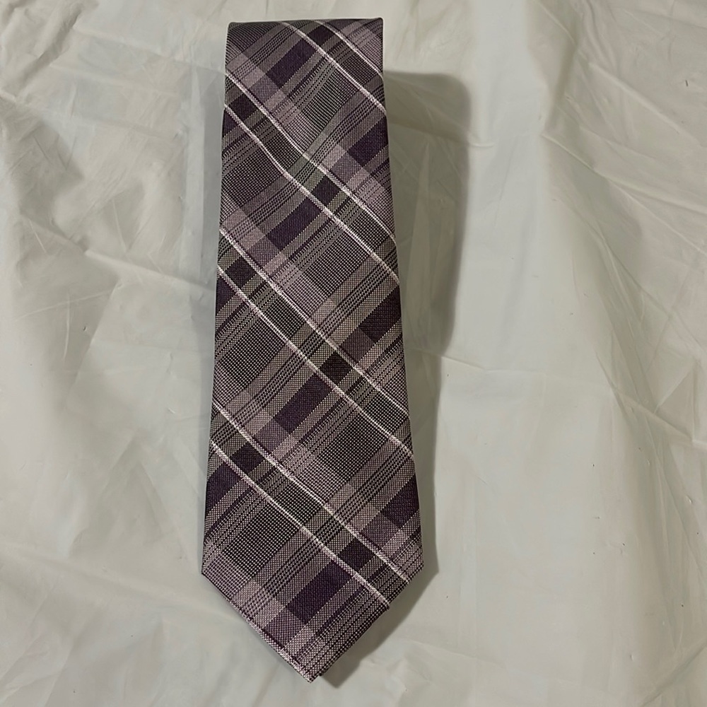 Calvin Klein mens tie purple plaid mint condition 3” wide by 58” long